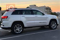 جیپ گراند شیرۆکی